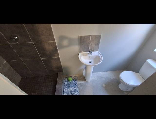 3 BEDROOM FREESTANDING FOR SALE IN PALM VIEW ESTATE